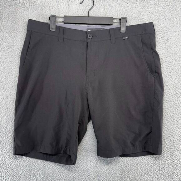 Travis Mathew Shorts Men's 37 Black Chino Khaki Lightweight Flex Golf 9 Inch - Picture 1 of 9